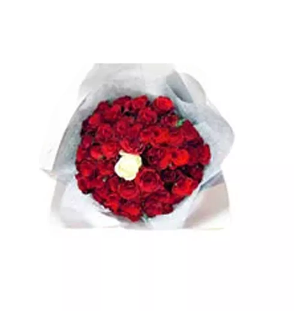 Designed Arrangement of Roses with Romantic Rosy Love